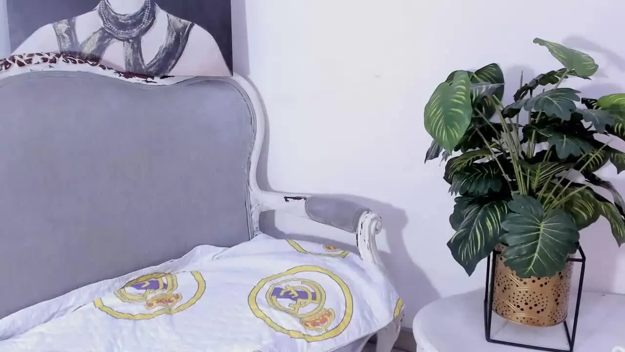 Offline ZoeLuxs on Streamray