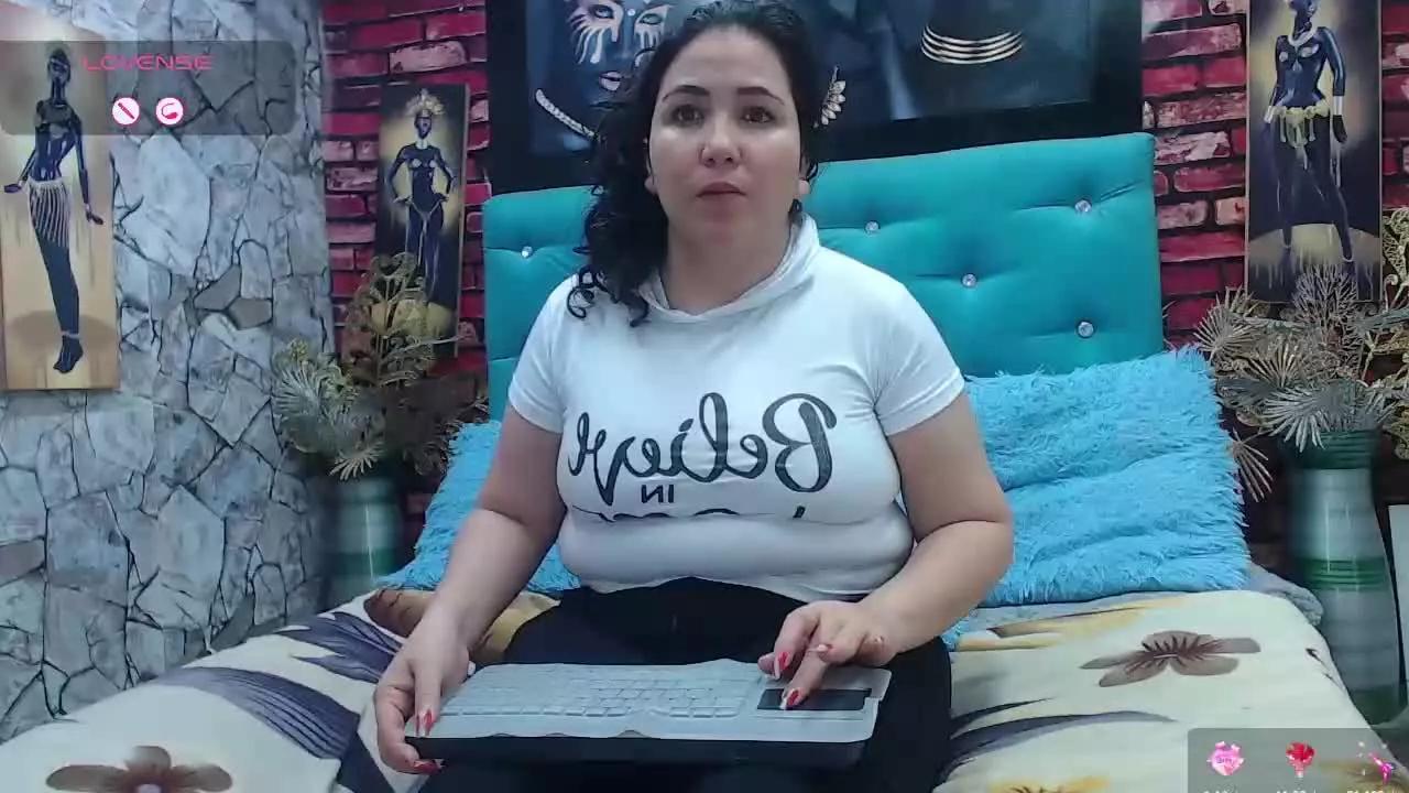 ZoilaQueen on Streamray 