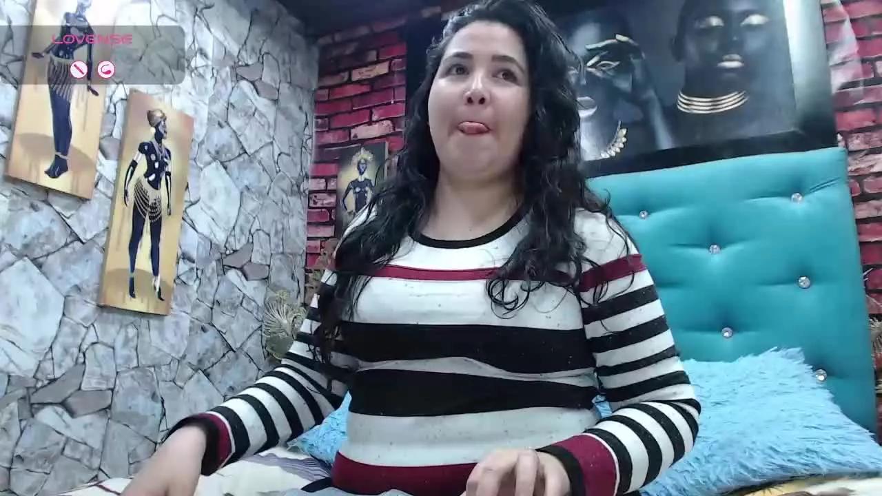 ZoilaQueen on Streamray 
