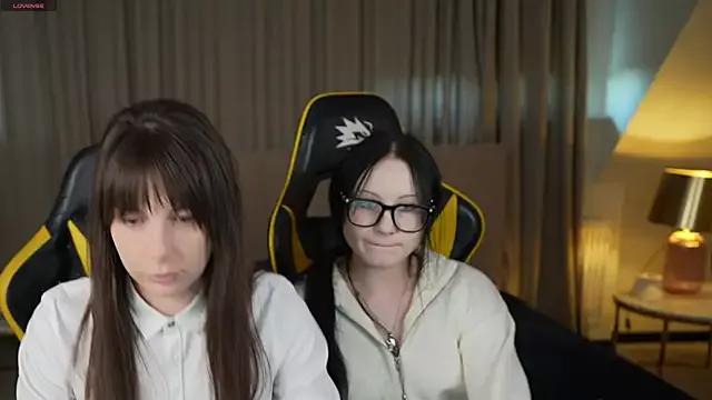 Alisa054 on StripChat 