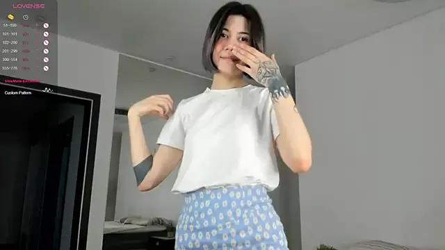 Ara_Burnard on StripChat 