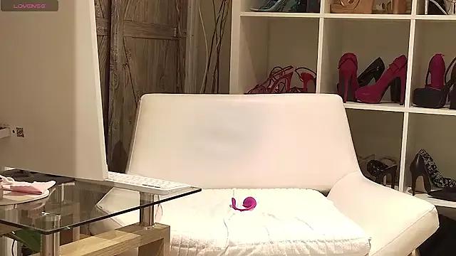 BaditaLuna on StripChat 