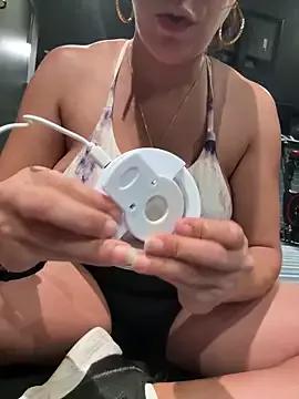 Bigbuttbrooklynn on StripChat 