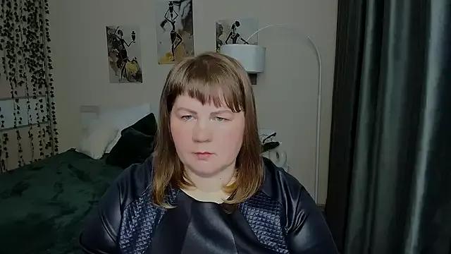 CrystalStar on StripChat 