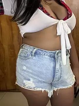 DrippinDiva on StripChat 