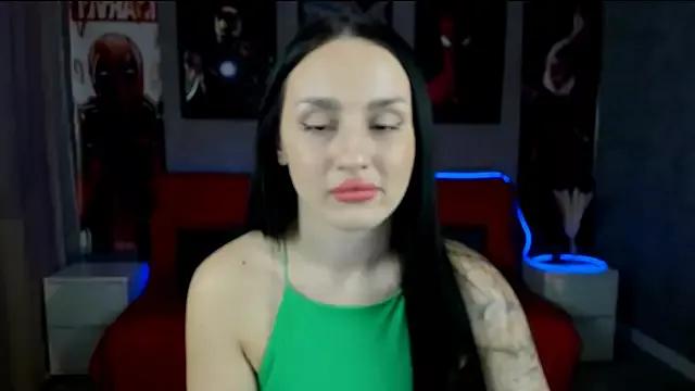 EmiliaBeynard on StripChat 