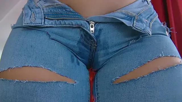 Foxxxy_MILF on StripChat 