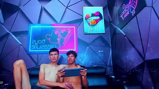 franyer_and_guys on StripChat 