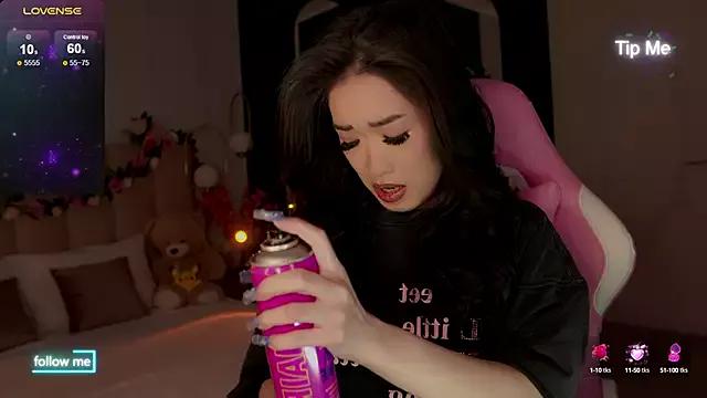 Kami_Lee_ on StripChat 