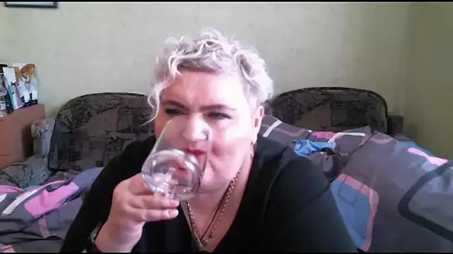 Lana555 on StripChat 