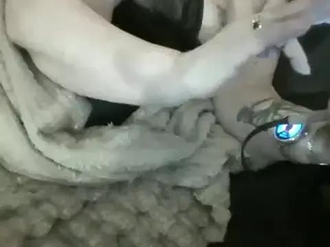 Latex_shantie on StripChat 