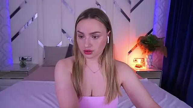LindsieGreyy on StripChat 