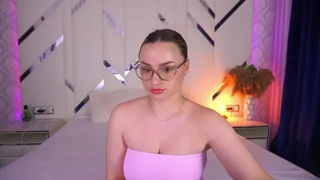 LindsieGreyy on StripChat 
