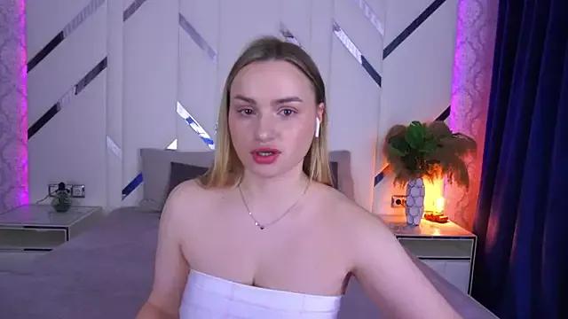 LindsieGreyy on StripChat 