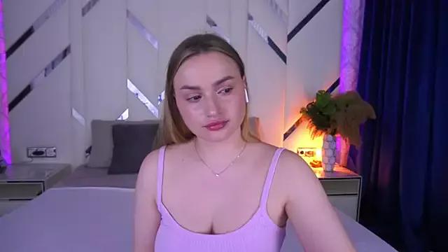 LindsieGreyy on StripChat 