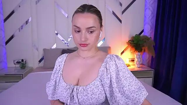 LindsieGreyy on StripChat 