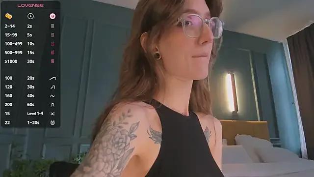 Lola_Missy on StripChat 