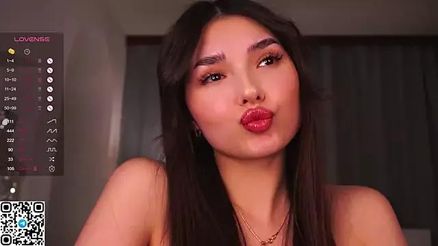 LoraAtcher on StripChat 