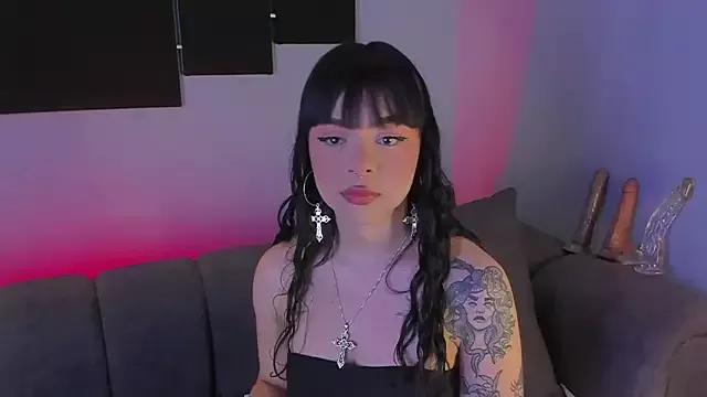 maddy_walker on StripChat 