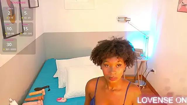 petitelittleebony on StripChat 