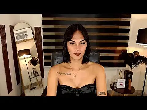 SarahAmber on StripChat 