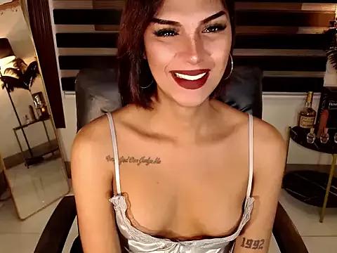SarahAmber on StripChat 