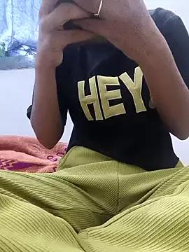 sassyishhu76 on StripChat 