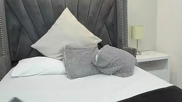 SassySara_ on StripChat 