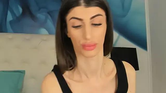 SkinnyDolly on StripChat 