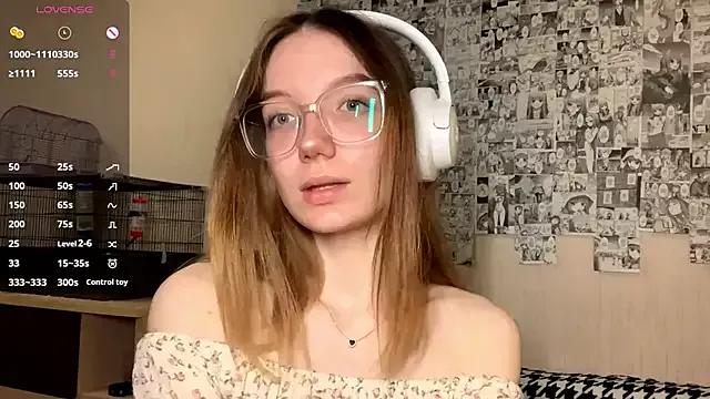 SkinnySunshinexxx on StripChat 