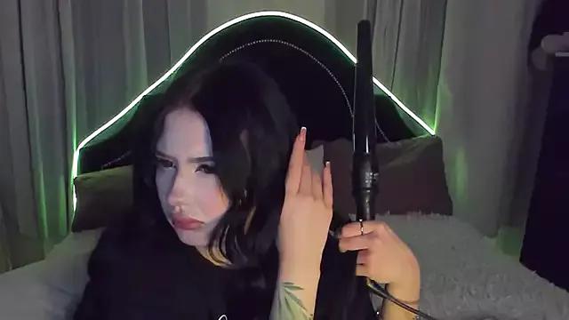 UR_MADDY on StripChat 