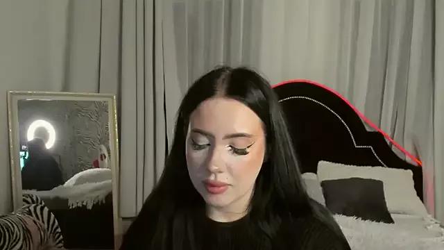 UR_MADDY on StripChat 