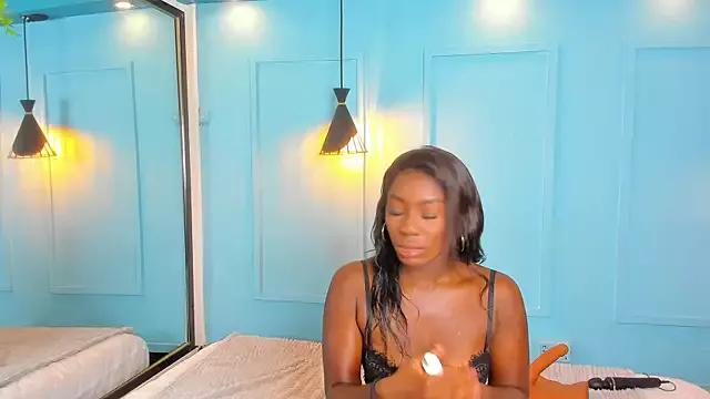 ZoeMorettii_ on StripChat 
